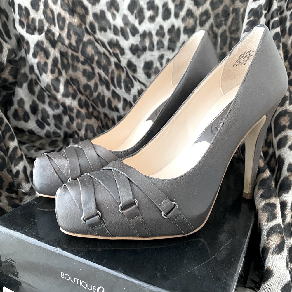 Boutique 9 Grey Leather Heels